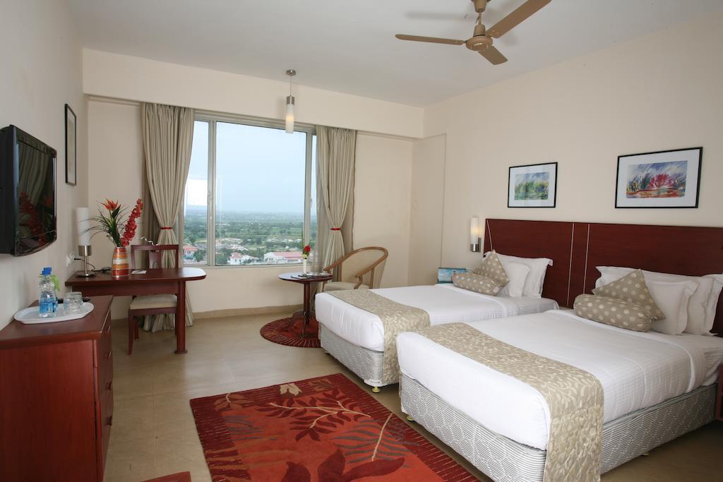 Hotel Leonia Holistic Destination Shamirpet Habitación foto